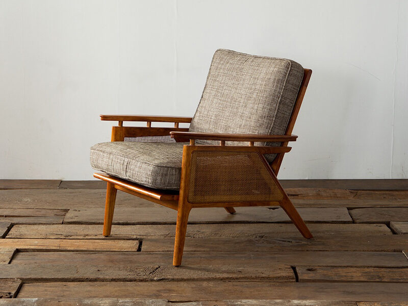WICKER LOUNGE CHAIR