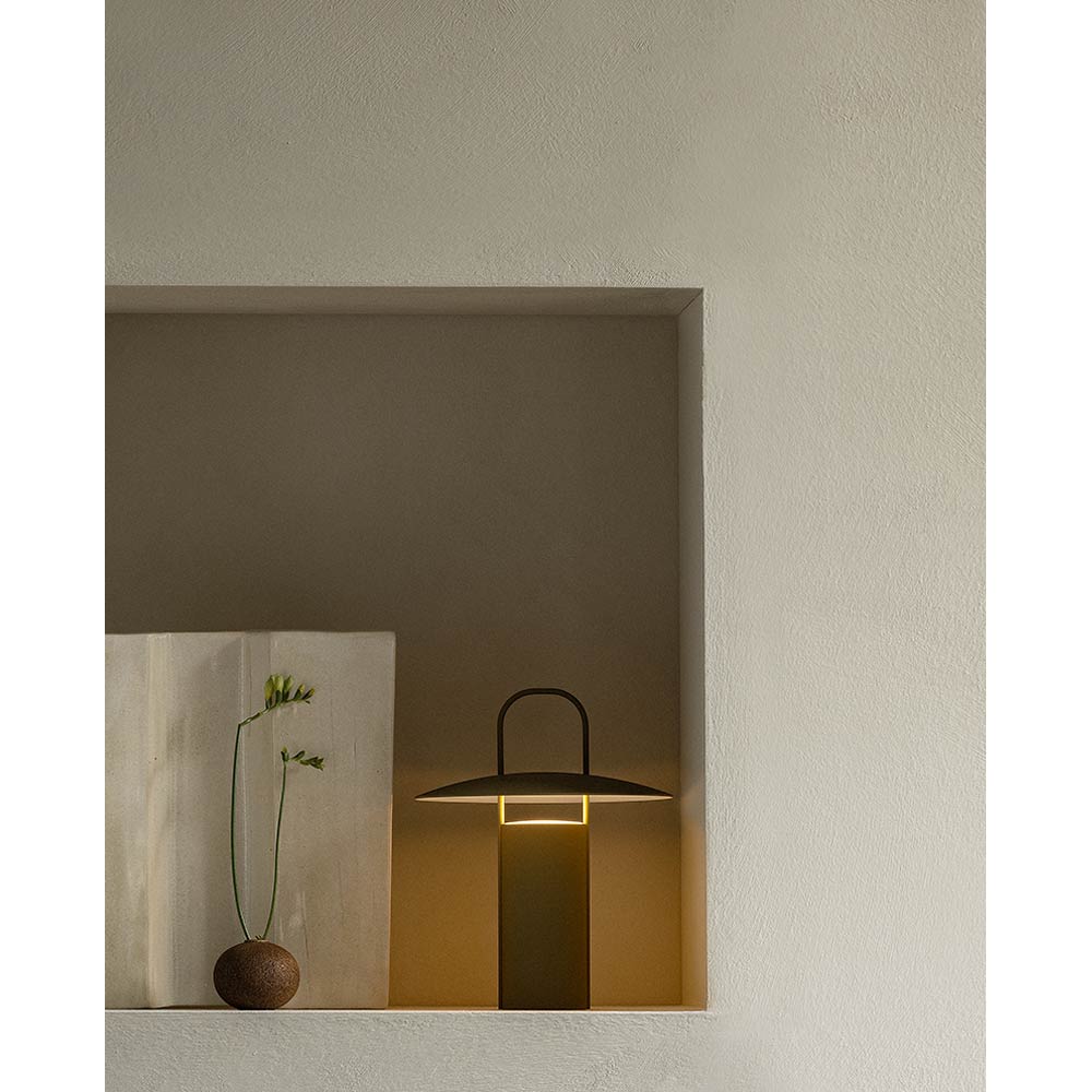 Audo Copenhagen RAY PORTABLE LAMP / Audo Copenhagen（オドー コペンハーゲン） / テーブルランプ・テーブルライト / ADO10020_dt_02.jpg