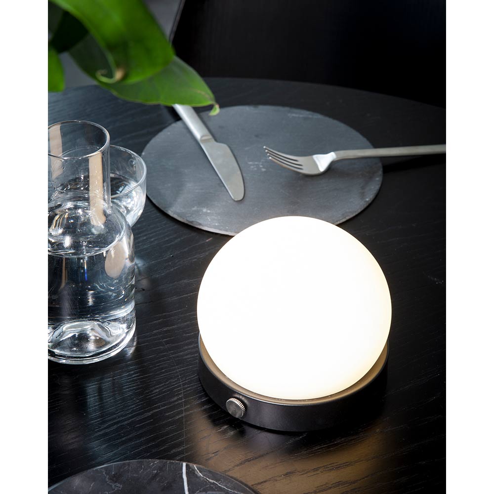 Audo Copenhagen CARRIE PORTABLE LAMP Brushed Brass / Audo Copenhagen（オドー コペンハーゲン） / テーブルランプ・テーブルライト / ADO10025_dt_04.jpg