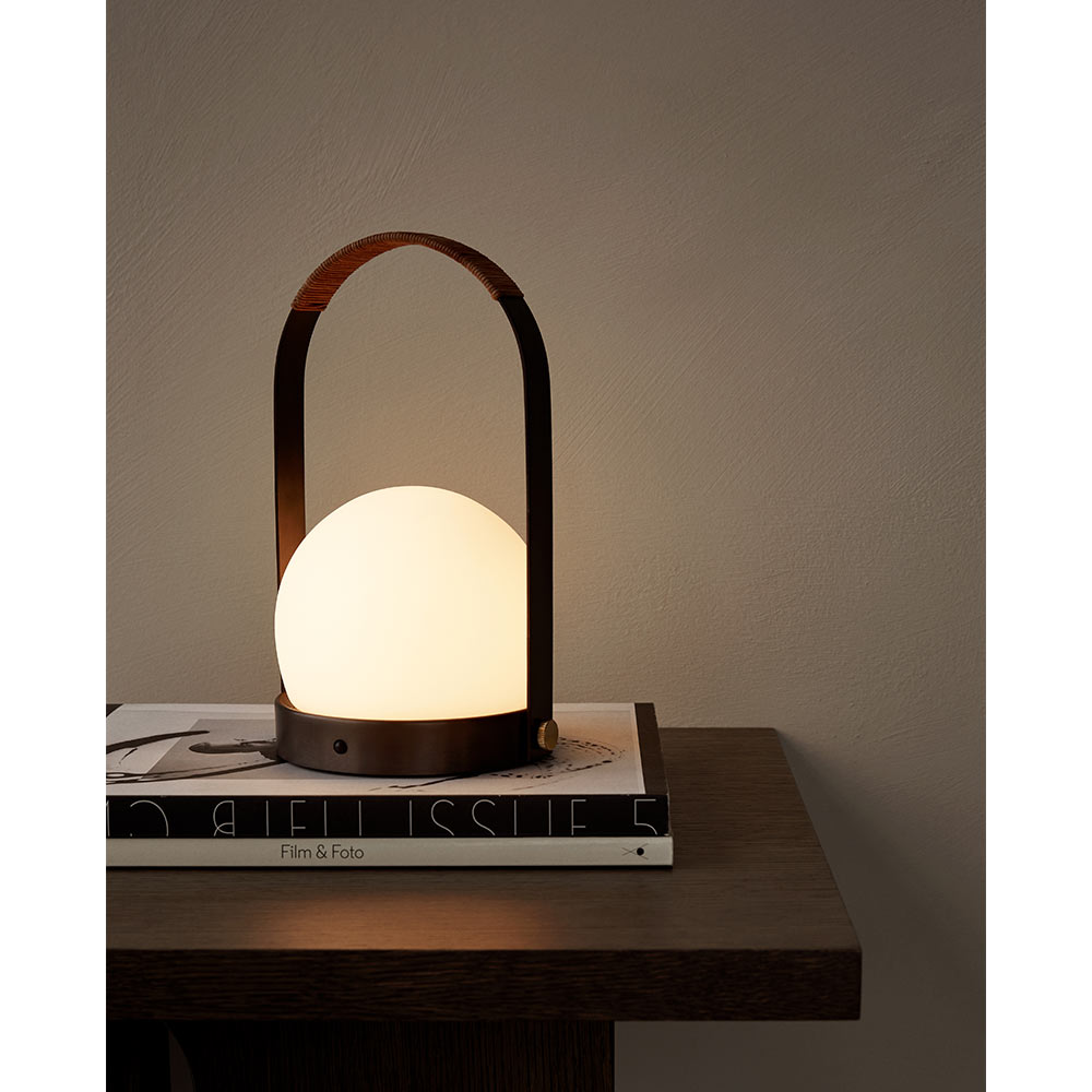 Audo Copenhagen CARRIE PORTABLE LAMP Brushed Brass / Audo Copenhagen（オドー コペンハーゲン） / テーブルランプ・テーブルライト / ADO10025_dt_06.jpg