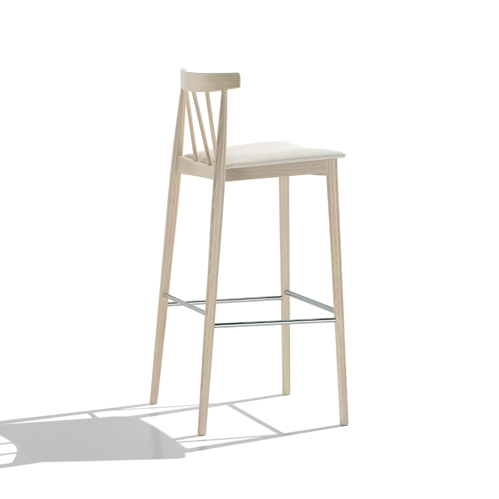 Smile Counter stool BQ0347 311 Valencia / Andreu World（アンドリューワールド） / カウンターチェア・バーチェア / AND10005_dt_02.jpg