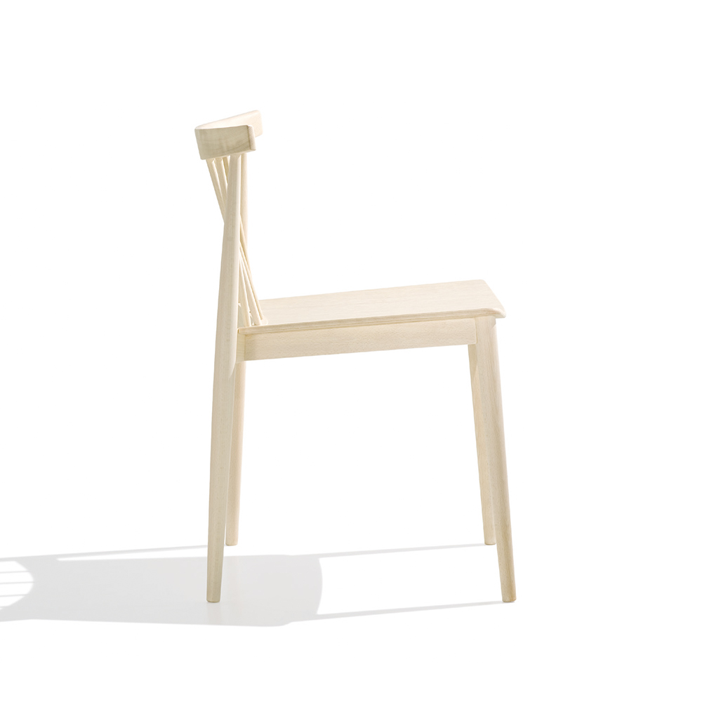 Smile Stackable chair SI0323 / Andreu World（アンドリューワールド） / ダイニングチェア / AND10015_dt_03.jpg