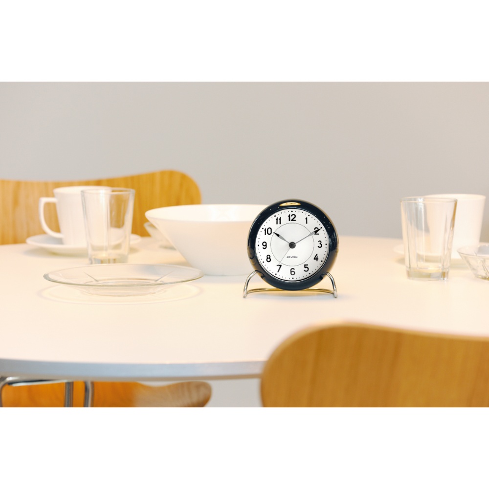 ARNE JACOBSEN Table Clock STATION / ARNE JACOBSEN（アルネヤコブセン） / 時計・壁掛け時計・置時計 / ARE10021_dt_02.jpg