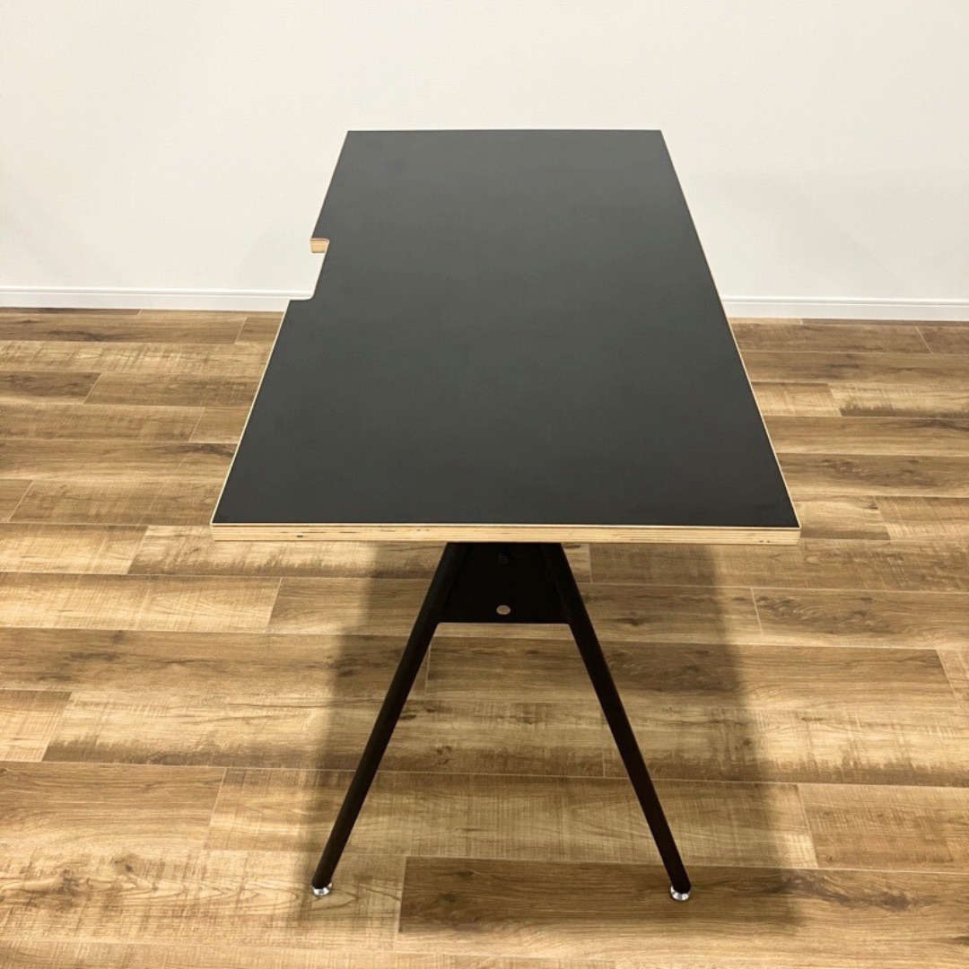 ASPLUND COMPASS LEG DESK ブラック コンセントあり OHW / ASPLUND（アスプルンド） / デスク・PCデスク / AWN30011_dt_05.jpg