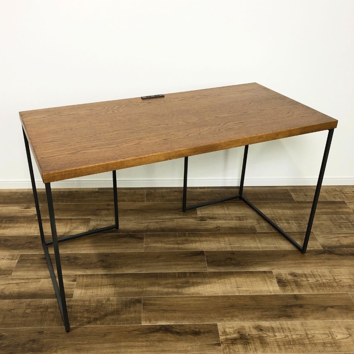 CRASH GATE DOCK DESK コンセント口有 オーク材/スチール OHW / CRASH GATE（クラッシュゲート） / デスク・PCデスク / AWN30058MBR_ma.jpg