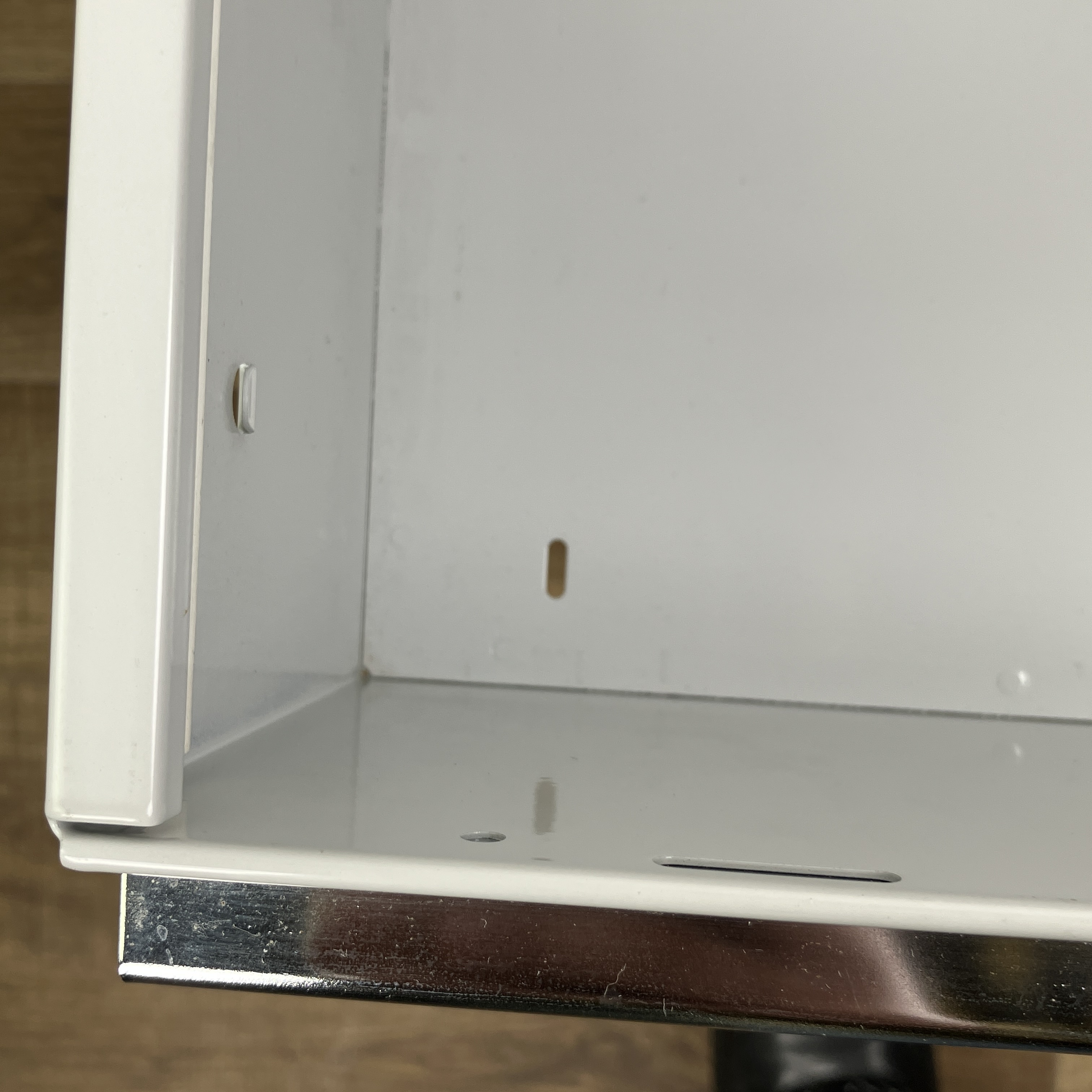 USM USM ハラー 3段キャスターワゴン ライトグレー H720mm 鍵 USM USM ハラー 3段キャスターワゴン ライトグレー H720mm 鍵