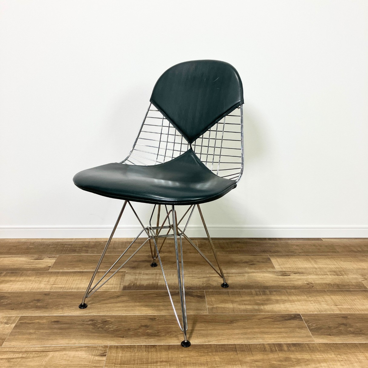 Vitra Eames Wire Chair DKR レザービキニパッド チャールズ＆レイ OHW / Vitra（ヴィトラ） / ダイニングチェア / AWN30164GRN_ma.jpg
