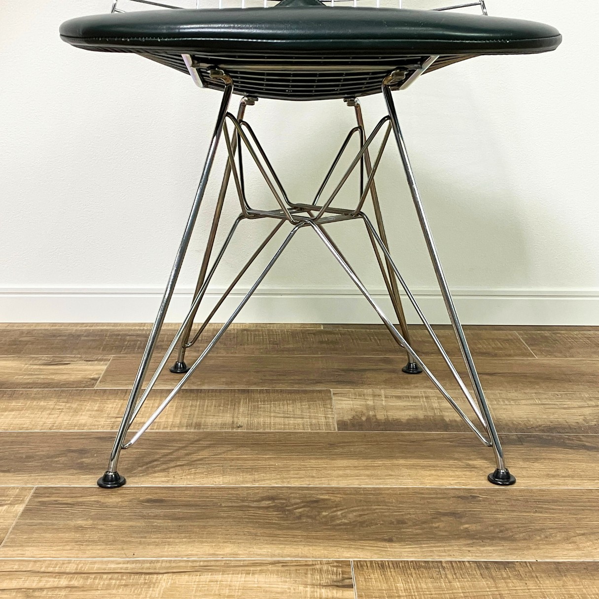 Vitra Vitra Eames Wire Chair DKR レザービキニパッド Vitra Vitra Eames Wire Chair DKR レザービキニパッド