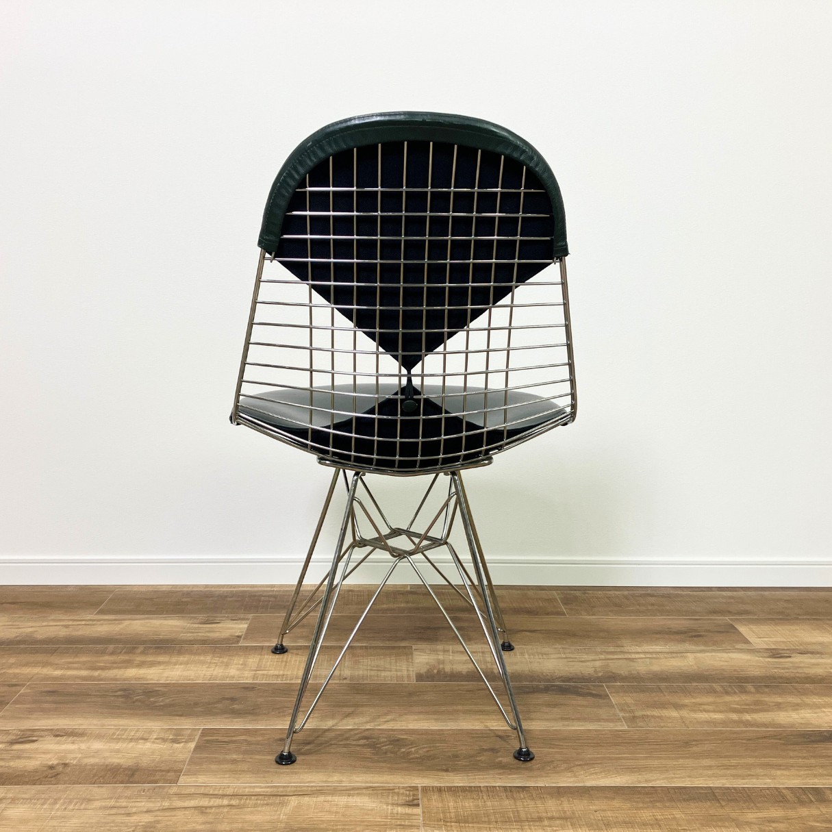 Vitra Vitra Eames Wire Chair DKR レザービキニパッド Vitra Vitra Eames Wire Chair DKR レザービキニパッド