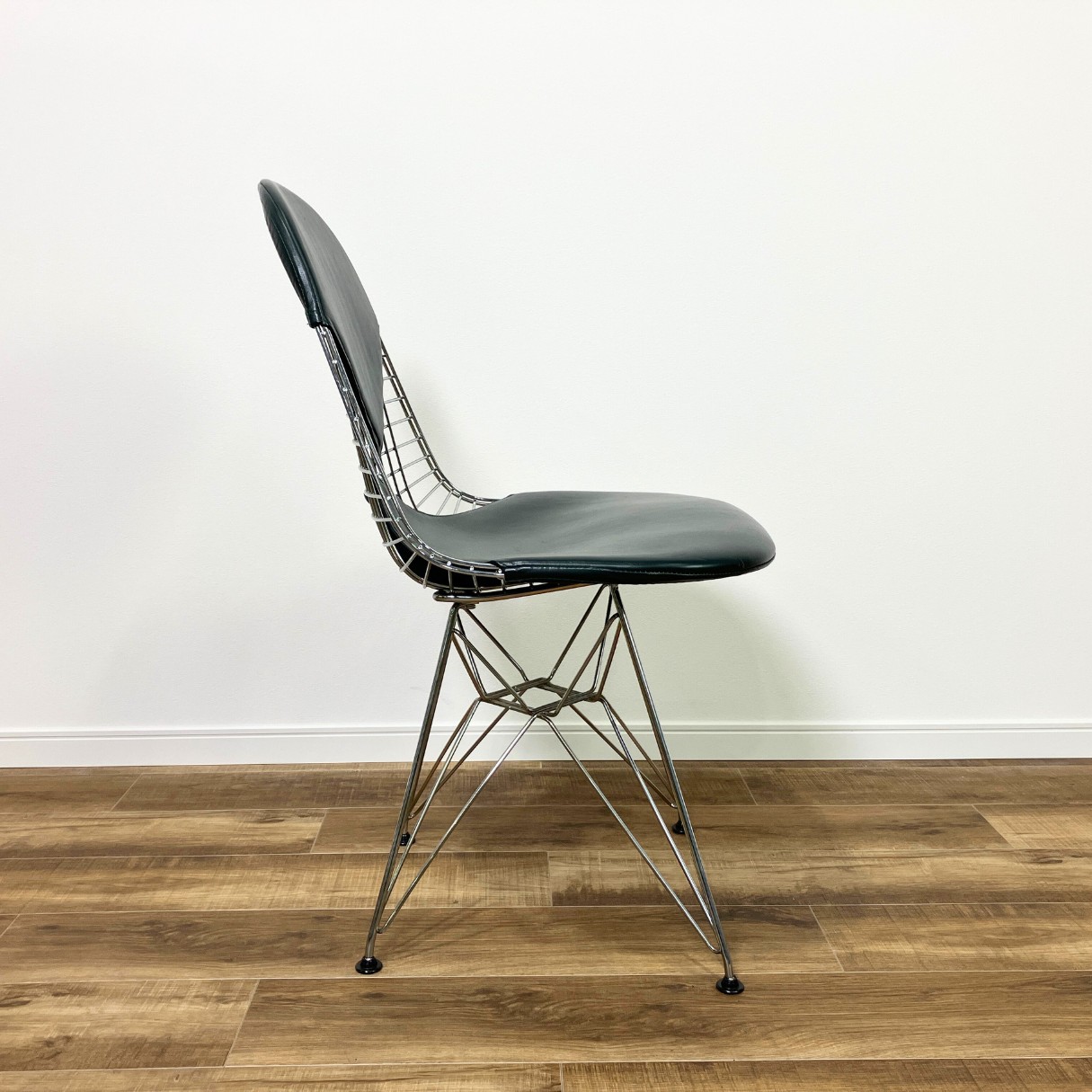 Vitra Vitra Eames Wire Chair DKR レザービキニパッド Vitra Vitra Eames Wire Chair DKR レザービキニパッド