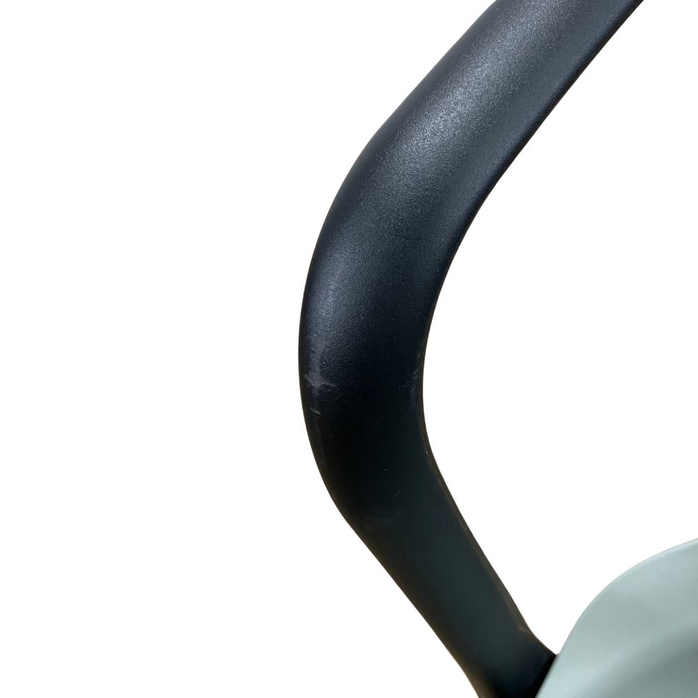 Vitra Belleville arm chair ポリアミド モスグレー OHW / Vitra（ヴィトラ） / ダイニングチェア / AWN30273_dt_06.jpg