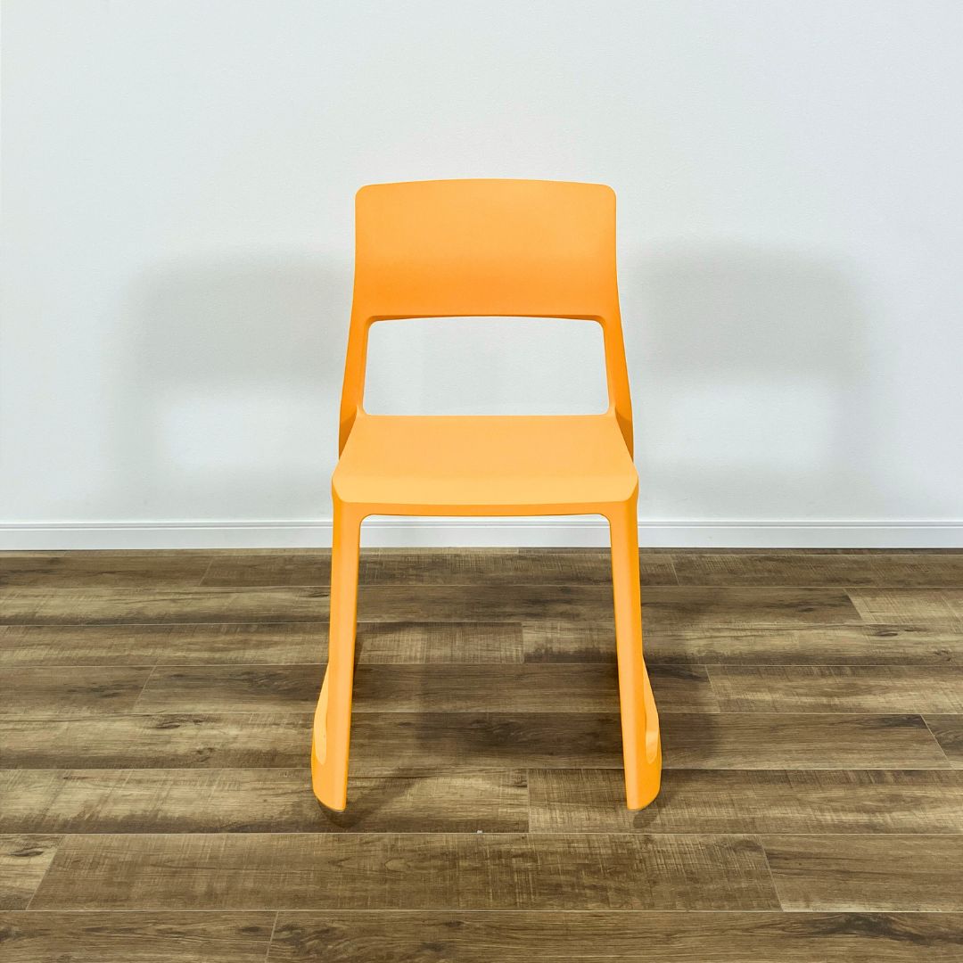 Vitra Tip Ton MANGO / Vitra（ヴィトラ） / ダイニングチェア / AWN30303_dt_01.jpg
