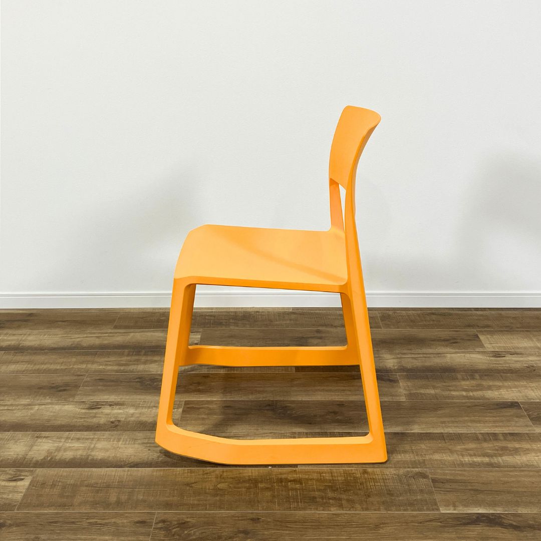 Vitra Tip Ton MANGO / Vitra（ヴィトラ） / ダイニングチェア / AWN30303_dt_04.jpg