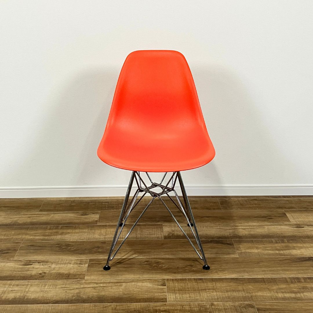 Herman Miller Eames Plastic Shell Side Chair red orange / Herman Miller（ハーマンミラー） / ダイニングチェア / AWN30314_dt_01.jpg