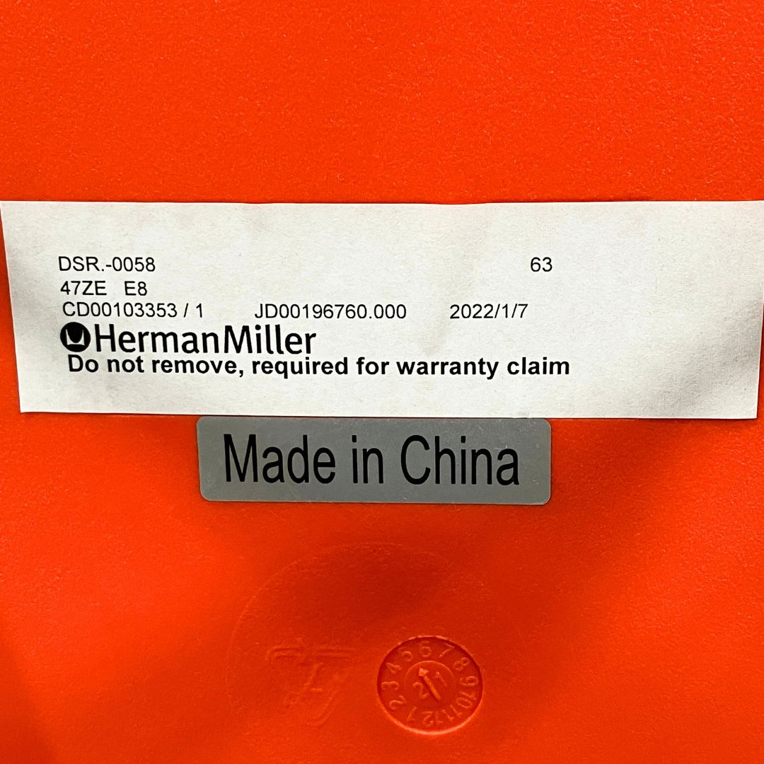 Herman Miller Eames Plastic Shell Side Chair red orange / Herman Miller（ハーマンミラー） / ダイニングチェア / AWN30314_dt_08.jpg