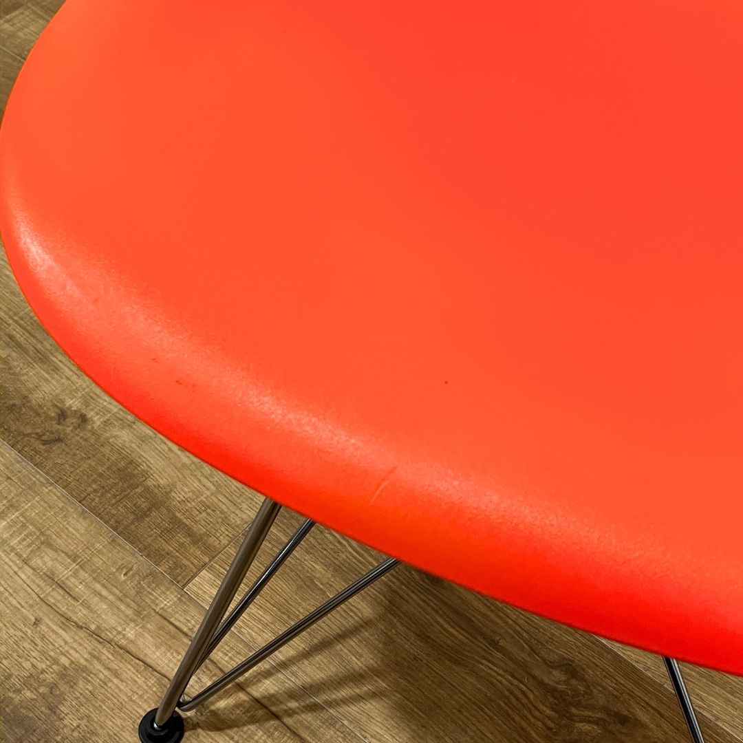 Herman Miller Eames Plastic Shell Side Chair red orange / Herman Miller（ハーマンミラー） / ダイニングチェア / AWN30314_dt_09.jpg