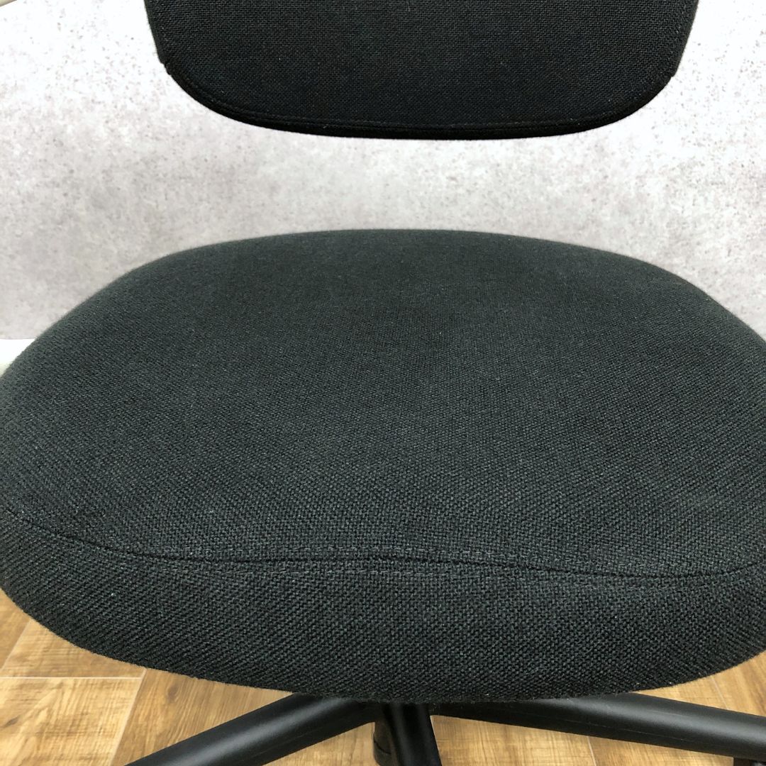 Vitra Allstar BLACK / WHITE / Vitra（ヴィトラ） / デスクチェア / AWN30317_dt_05.jpg