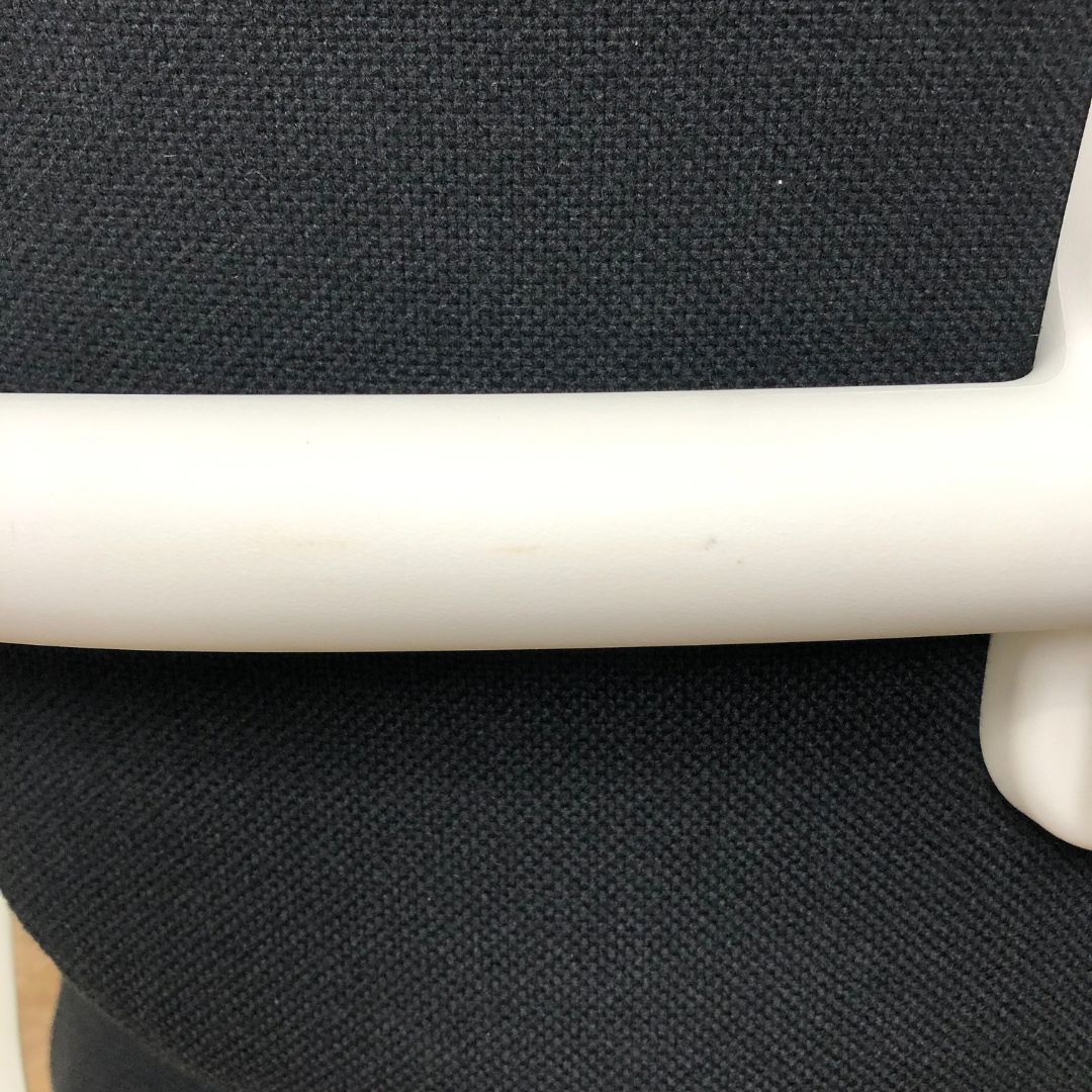 Vitra Allstar BLACK / WHITE / Vitra（ヴィトラ） / デスクチェア / AWN30317_dt_09.jpg
