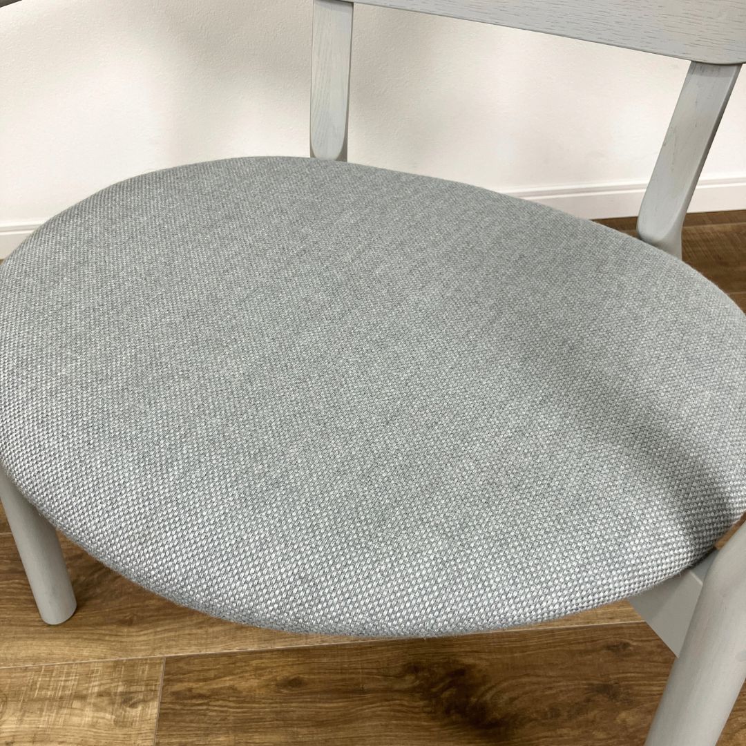 Karimoku New Standard CASTOR LOW CHAIR PAD grain gray / Karimoku New Standard（カリモクニュースタンダード） / ラウンジチェア / AWN30322_dt_11.jpg