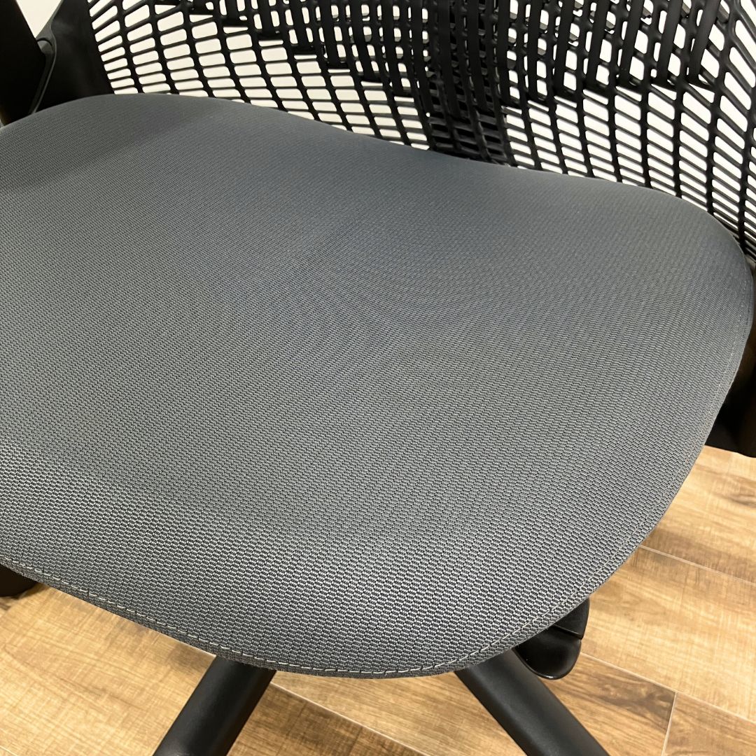 Herman Miller SAYL CHAIR  GRAY×BLACK / Herman Miller（ハーマンミラー） / オフィスチェア・ワークチェア / AWN30351_dt_06.jpg