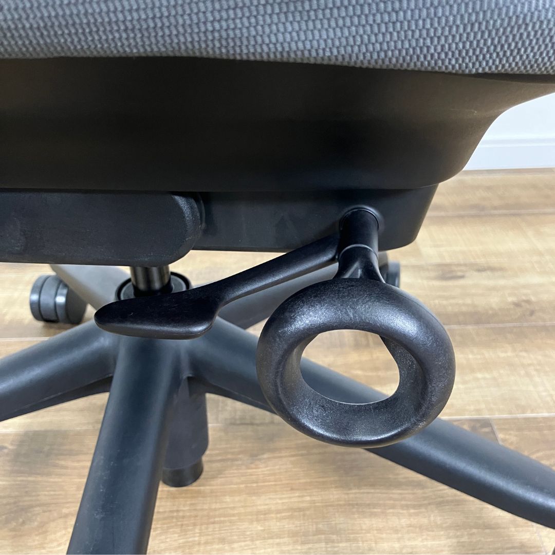 Herman Miller SAYL CHAIR  GRAY×BLACK / Herman Miller（ハーマンミラー） / オフィスチェア・ワークチェア / AWN30351_dt_11.jpg