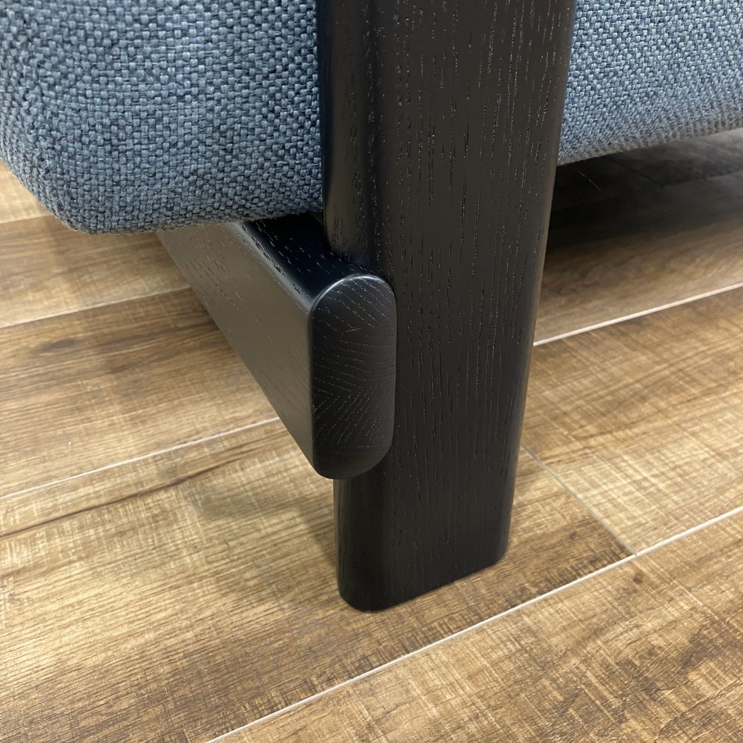 Karimoku New Standard Elephant Sofa 1-Seater Bench Black / Karimoku New Standard（カリモクニュースタンダード） / 1人掛けソファ / AWN30370_dt_16.jpg