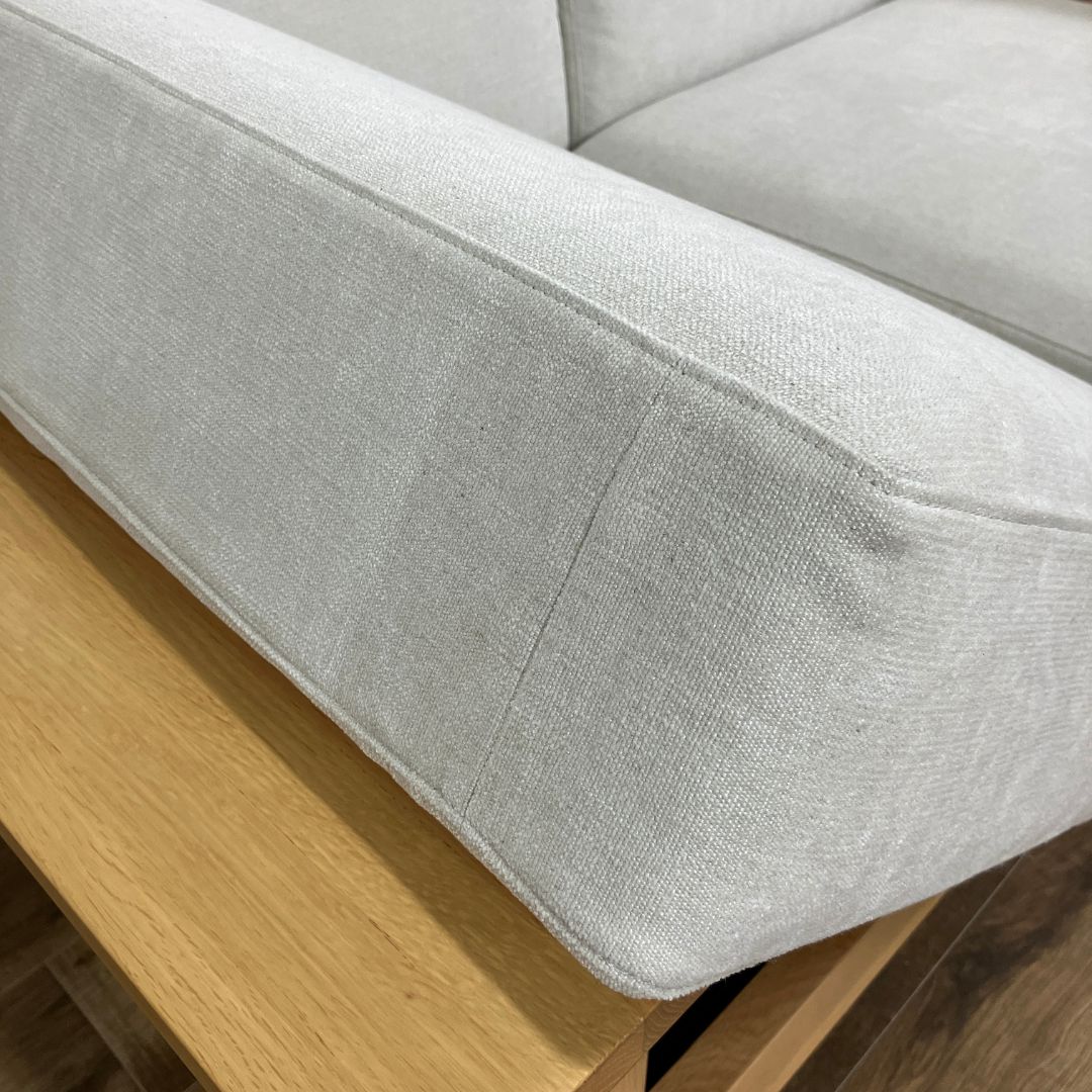 石巻工房 by Karimoku KOBO SOFA by Karimoku PURE OAK 2P / 石巻工房 by Karimoku（イシノマキコウボウバイカリモク） / 2人掛けソファ / AWN30380_dt_12.jpg