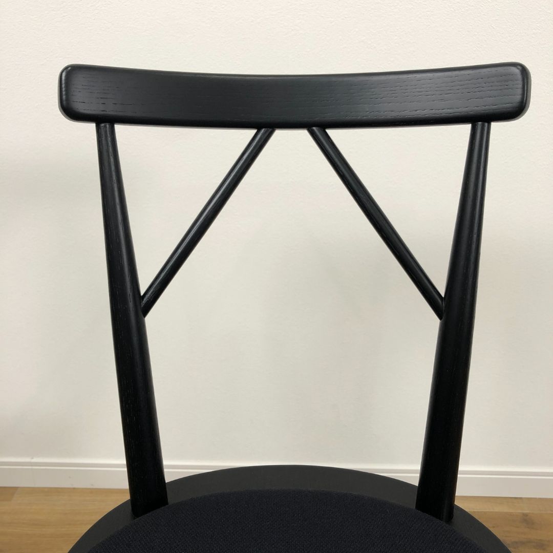 カリモク家具 omi Armless Chair Grain matte black / カリモク家具（カリモクカグ） / ダイニングチェア / AWN30383_dt_10.jpg