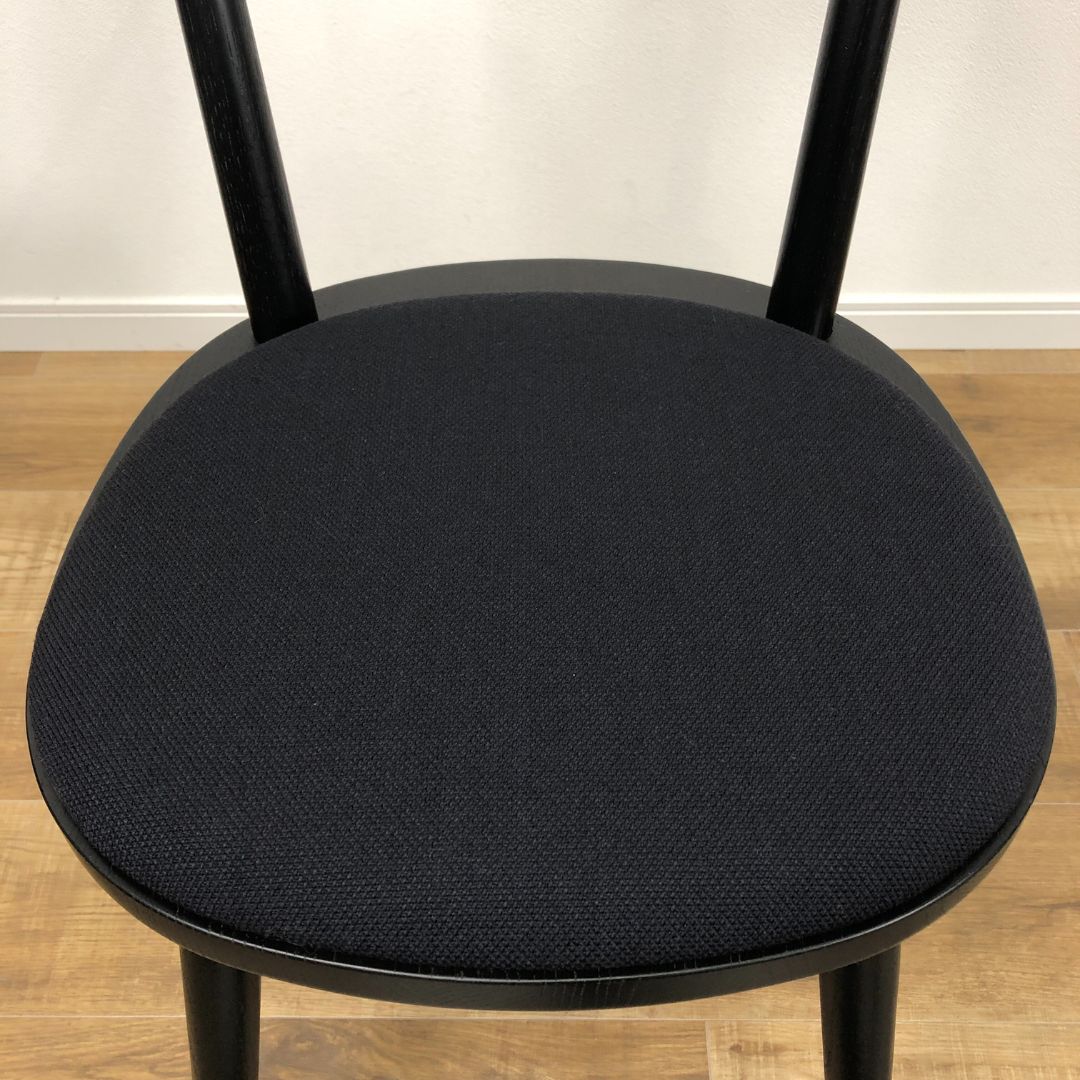 カリモク家具 omi Armless Chair Grain matte black / カリモク家具（カリモクカグ） / ダイニングチェア / AWN30383_dt_11.jpg