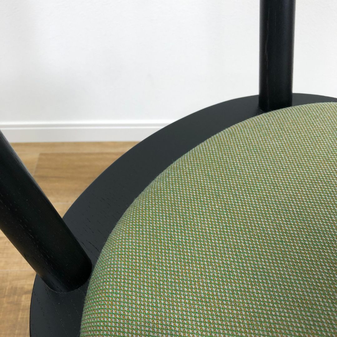 カリモク家具 omi Armless Chair Grain matte black / カリモク家具（カリモクカグ） / ダイニングチェア / AWN30386_dt_14.jpg