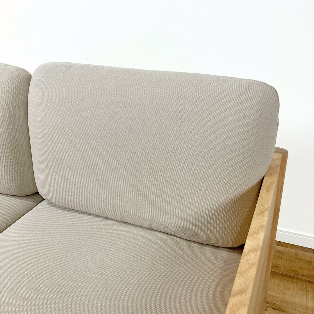 Karimoku New Standard Castor Lobby Sofa 2seater Beige / Karimoku New Standard（カリモクニュースタンダード） / 2人掛けソファ / AWN30395_dt_08.jpg