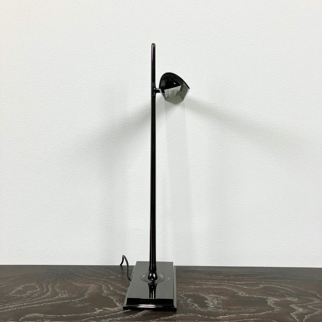 FLOS GOLDMAN USB BLK SMK / FLOS（フロス） / テーブルランプ・テーブルライト / AWN30409_dt_04.jpg