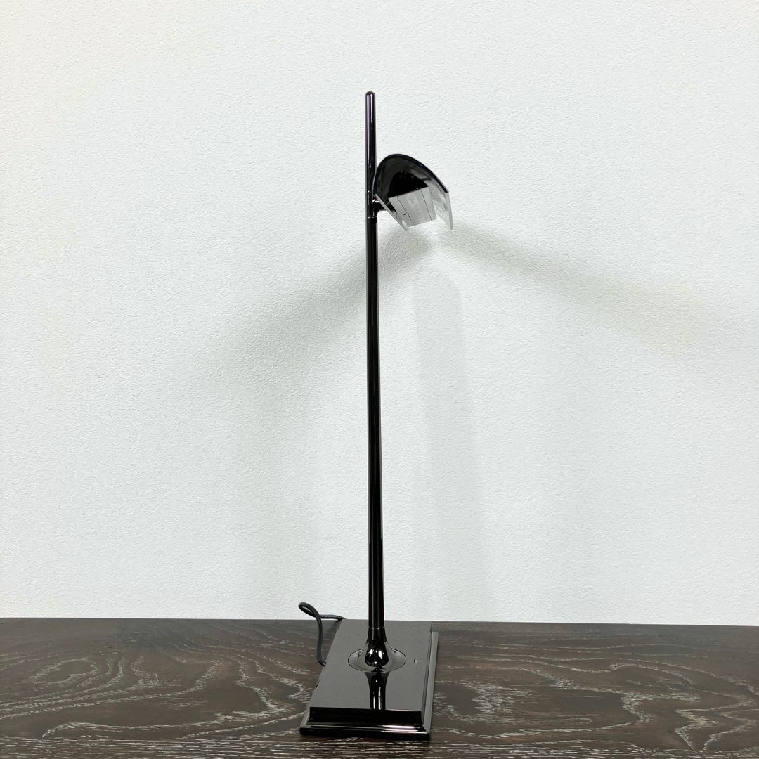 FLOS GOLDMAN USB BLK SMK / FLOS（フロス） / テーブルランプ・テーブルライト / AWN30410_dt_04.jpg