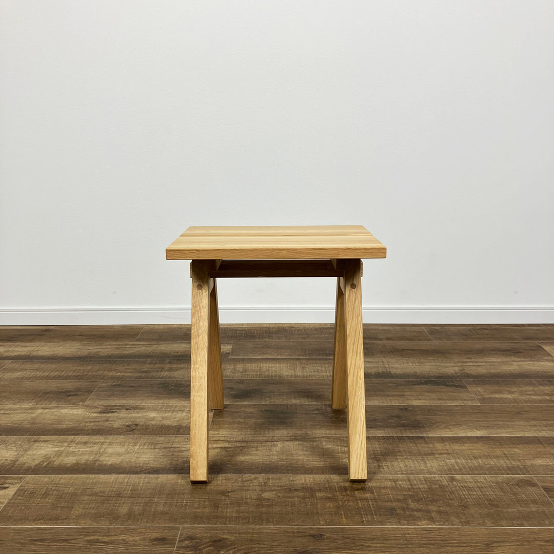 石巻工房 by Karimoku 石巻スツール PURE OAK / 石巻工房 by Karimoku（イシノマキコウボウバイカリモク） / スツール / AWN30426_dt_01.jpg