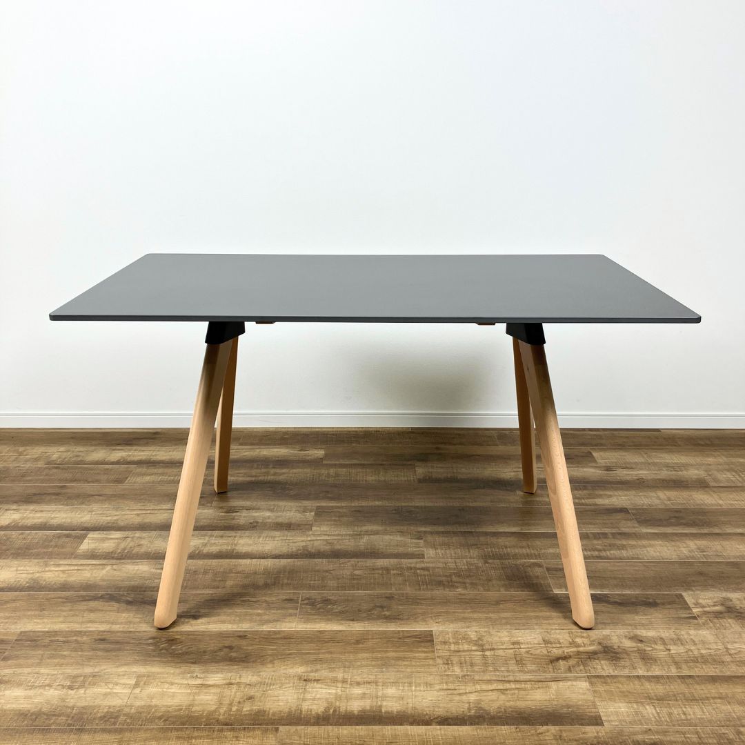 MAGIS TV1872 BUTCH The Wild Bunch Black / MAGIS（マジス） / ダイニングテーブル / AWN30451_dt_01.jpg