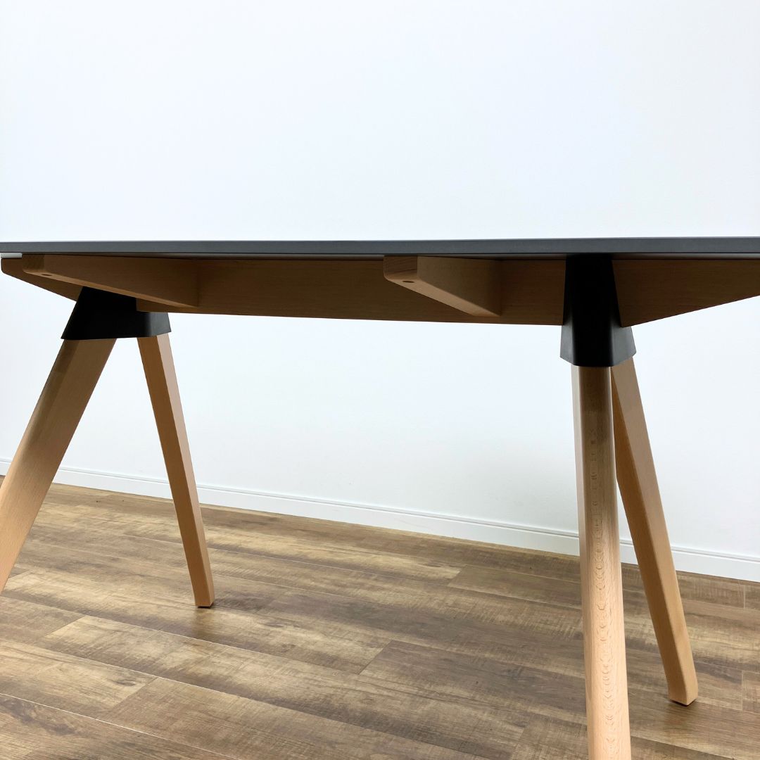 MAGIS TV1872 BUTCH The Wild Bunch Black / MAGIS（マジス） / ダイニングテーブル / AWN30451_dt_09.jpg