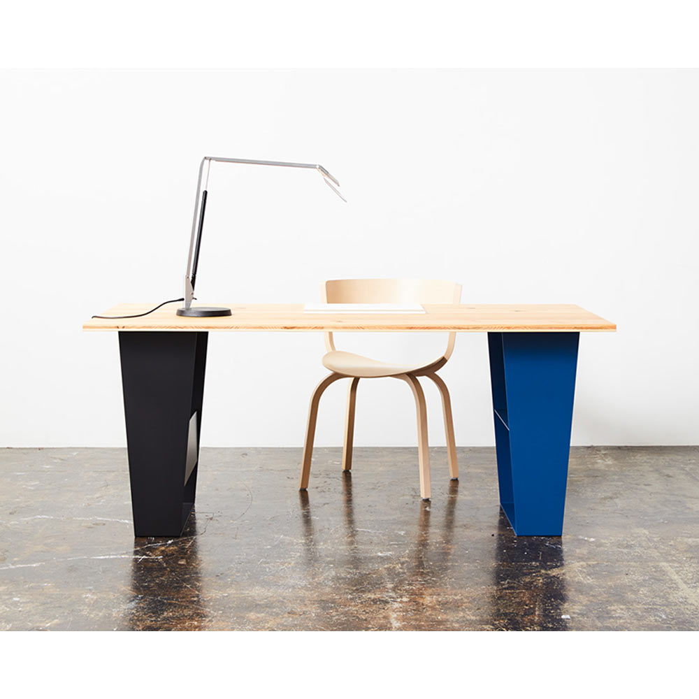 Table Top×1 + Takeshi×2 幅1700×奥行800mm ウォールナット突板 / FIEL（フィール） / オフィスデスク・ワークデスク・オフィステーブル / FIE10011_dt_27.jpg