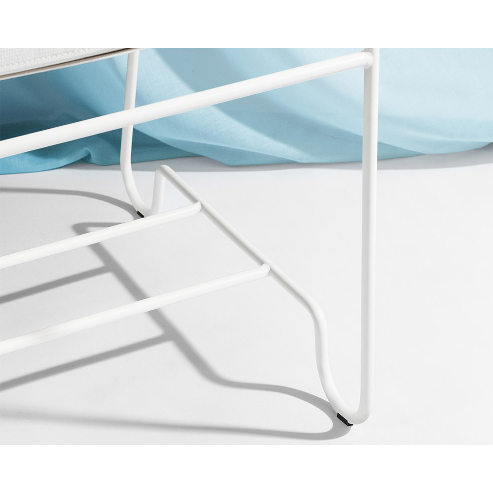 GUBI Tropique Dining Chair クラシックホワイトセミマット / GUBI（グビ） / ガーデンチェア・アウトドアチェア / GUB10066_dt_05.jpg