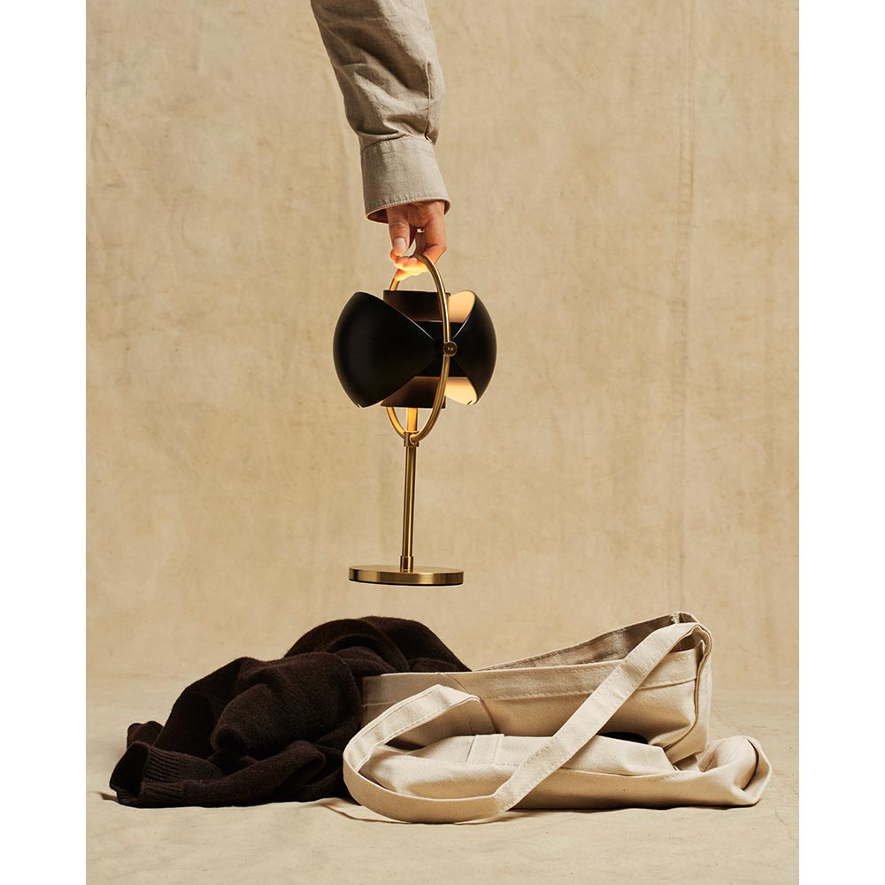 GUBI Multi-Lite Portable Lamp - Brass Base / GUBI（グビ） / テーブルランプ・テーブルライト / GUB10114_dt_19.jpg