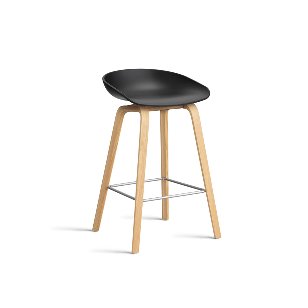 AAS 32 2.0 LOW STOOL H75 Oak Base/stainless footrest HAY / HAY（ヘイ） / カウンターチェア・バーチェア / HAY10029BLK_ma.jpg