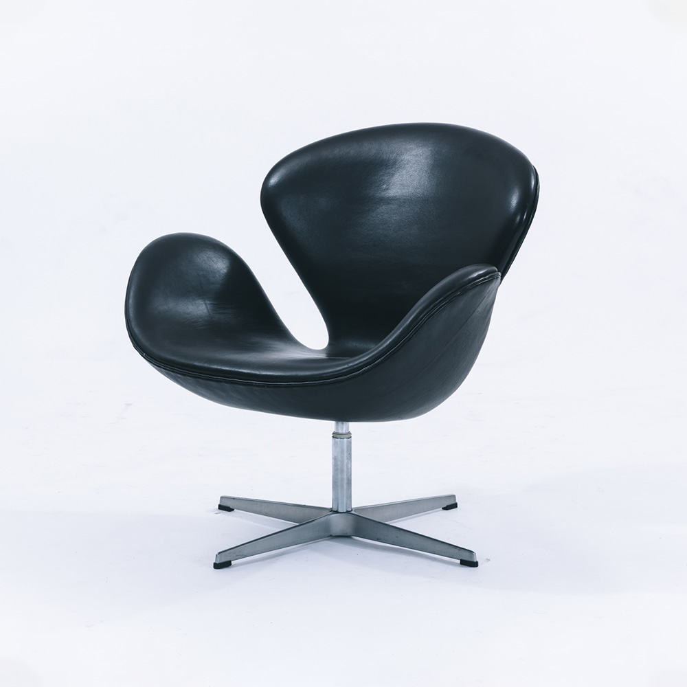 Arne Jacobsen｜Swan Chair｜FRITZ HANSEN / haluta（ハルタ） / ラウンジチェア / HLT20031_dt_01.jpg