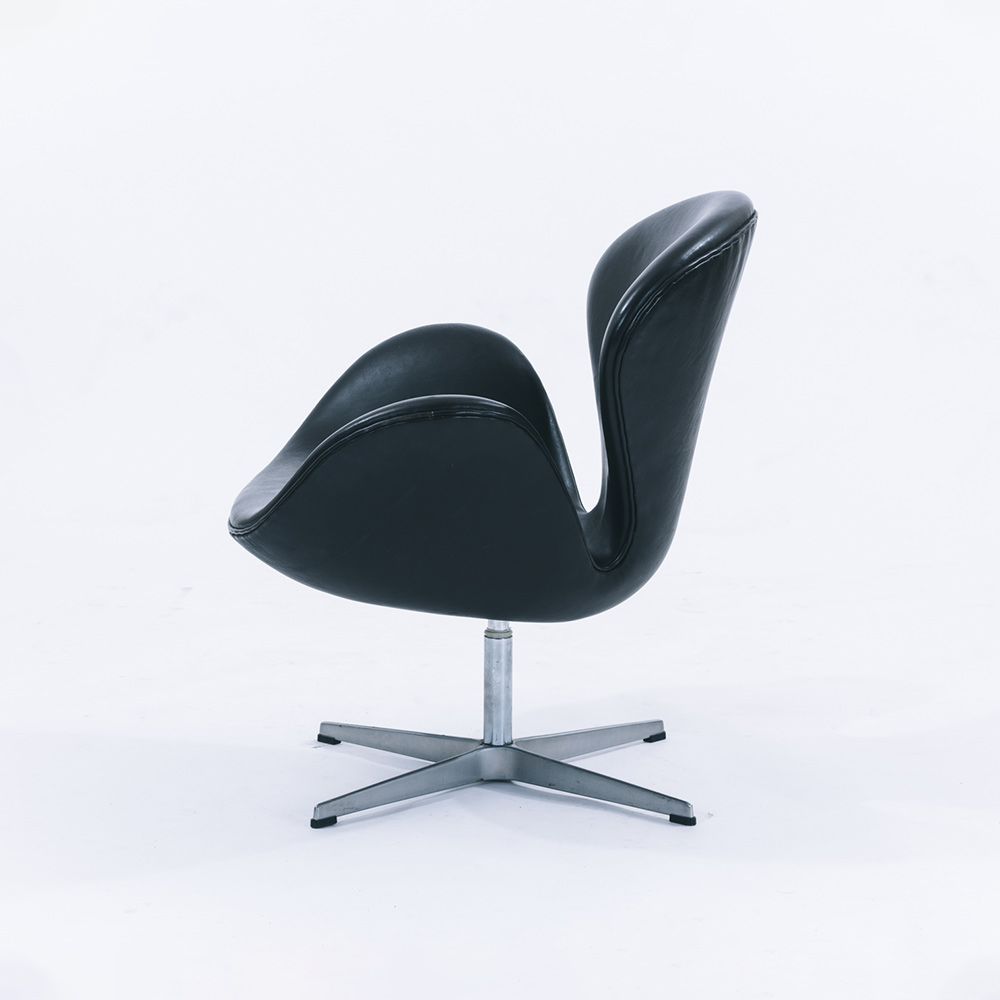Arne Jacobsen｜Swan Chair｜FRITZ HANSEN / haluta（ハルタ） / ラウンジチェア / HLT20031_dt_02.jpg