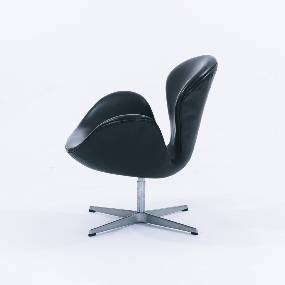 Arne Jacobsen｜Swan Chair｜FRITZ HANSEN / haluta（ハルタ） / ラウンジチェア / HLT20032_dt_02.jpg