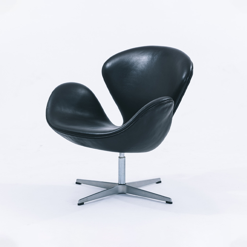 Arne Jacobsen｜Swan Chair｜FRITZ HANSEN / haluta（ハルタ） / ラウンジチェア / HLT20034_dt_01.jpg