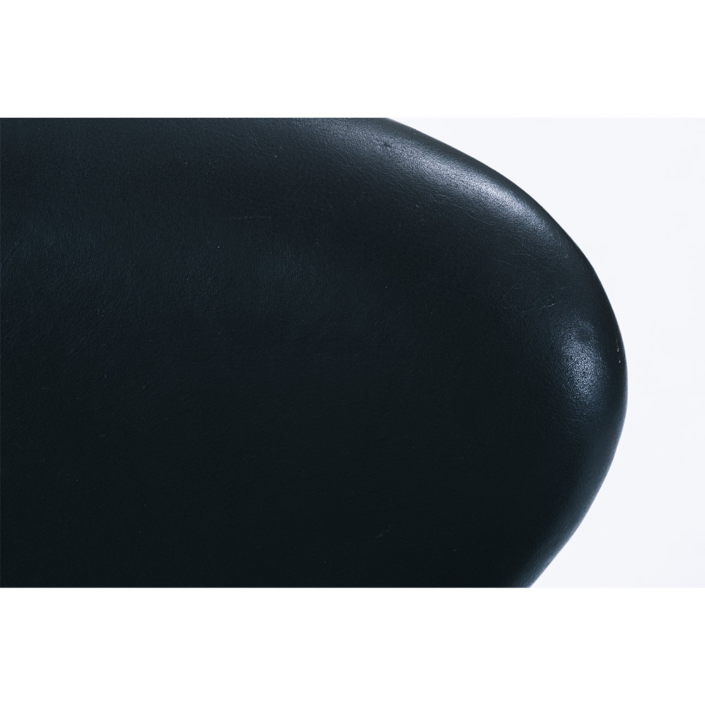 Arne Jacobsen｜Swan Chair｜FRITZ HANSEN / haluta（ハルタ） / ラウンジチェア / HLT20034_dt_08.jpg
