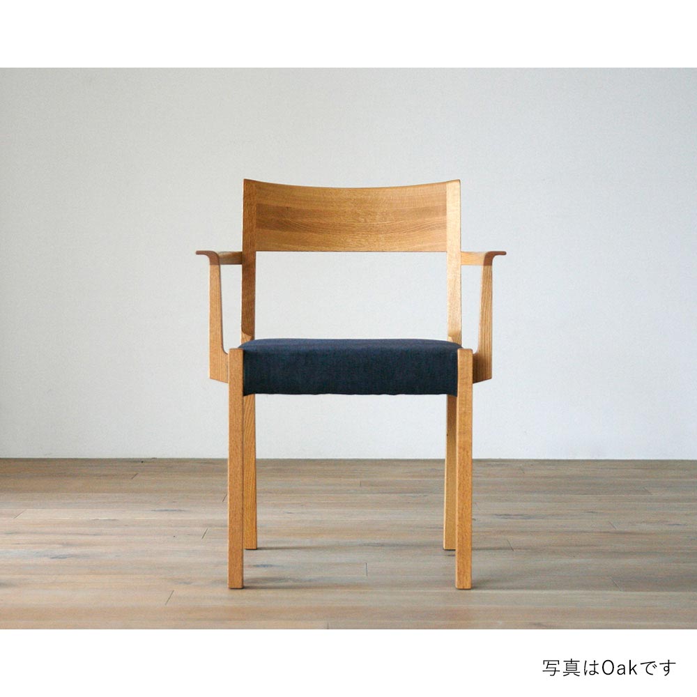 CARAMELLA Arm Chair Walnut Kaplis HIRASHIMA / HIRASHIMA（ヒラシマ） / ダイニングチェア / HSM10030BLU_ma.jpg