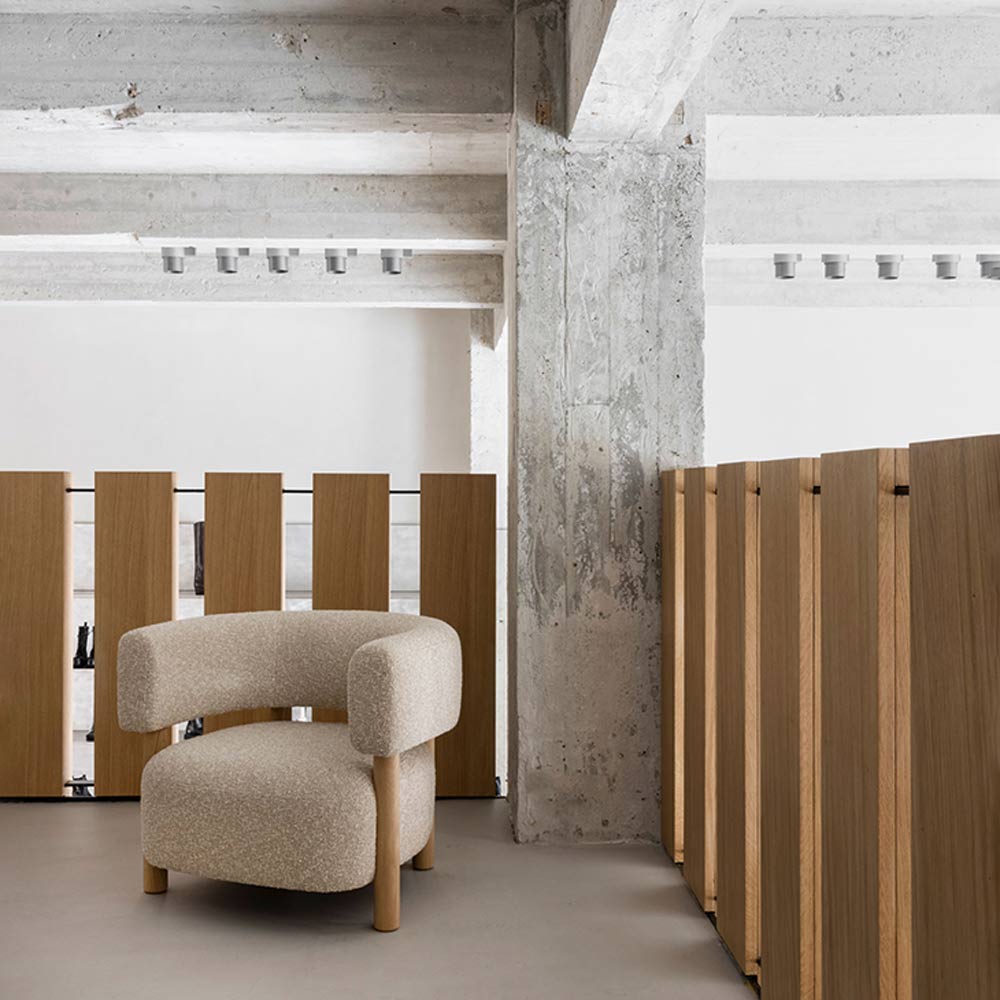 N-S03 1Seater PURE OAK_VIDAR 4 / Karimoku Case（カリモクケース） / 1人掛けソファ / KCS10208_dt_06.jpg