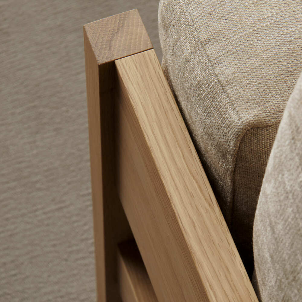 A-S01 1seater SMOKED OAK_VIDAR 4 / Karimoku Case（カリモクケース） / 1人掛けソファ / KCS10370_dt_01.jpg