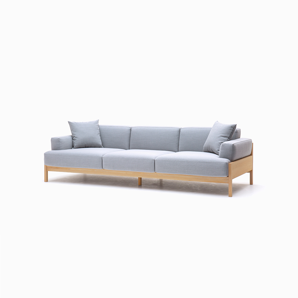 A-S01 3seater 3P PURE OAK_STEELCUT TRIO 3 / Karimoku Case（カリモクケース） / 3人掛けソファ / KCS10441_dt_01.jpg