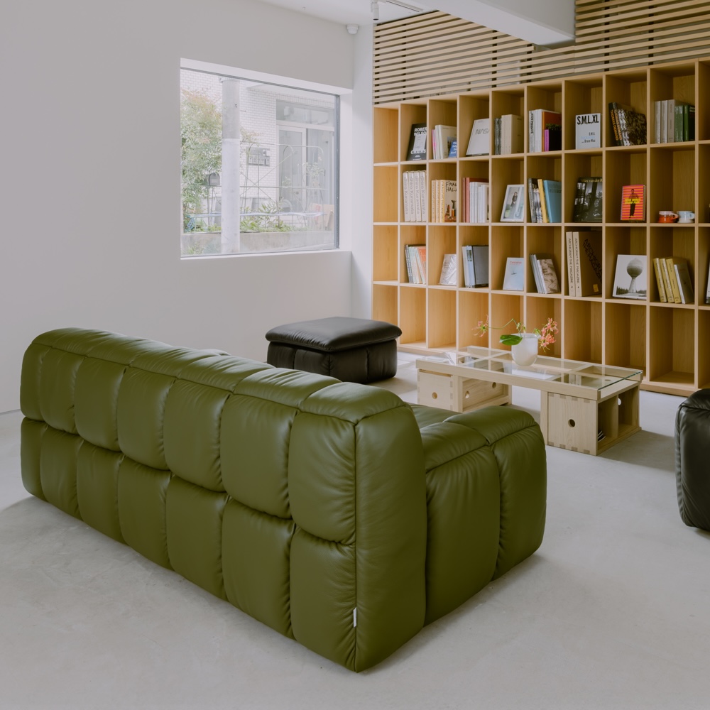 ZE Sofa 2-Seater Leather Tosca / Karimoku Re:issue by LICHEN（カリモク リイシューバイライケン） / 2人掛けソファ / KRL10005_dt_04.jpg